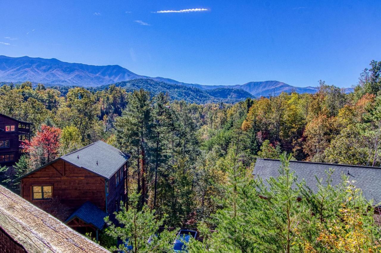 Lazy Bear Lodge, Hot Tub, Resort Pool, Wifi, 1089 Free Tickets Each Paid Day, Dollywood And More Gatlinburg Exterior photo