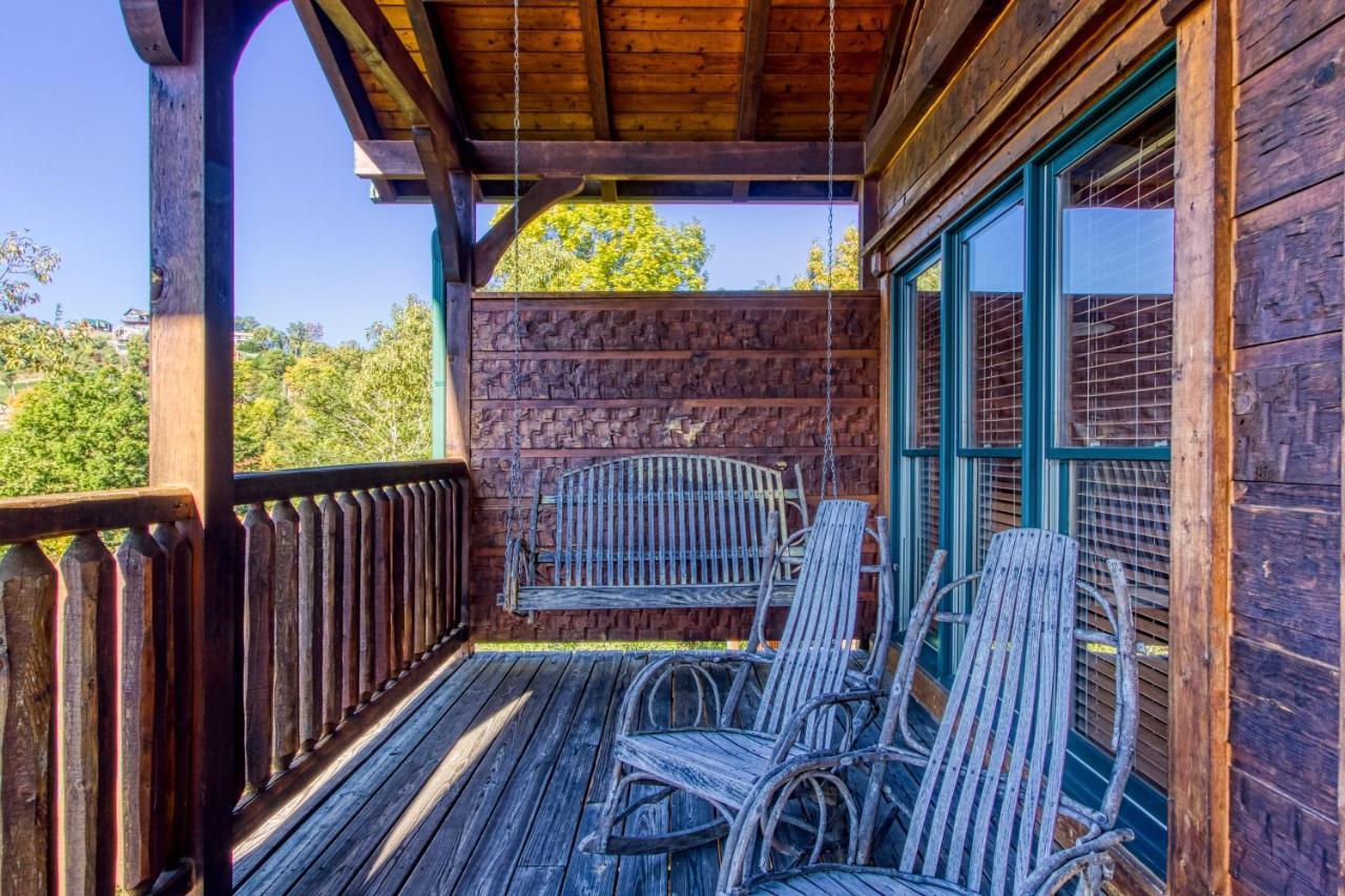 Lazy Bear Lodge, Hot Tub, Resort Pool, Wifi, 1089 Free Tickets Each Paid Day, Dollywood And More Gatlinburg Exterior photo