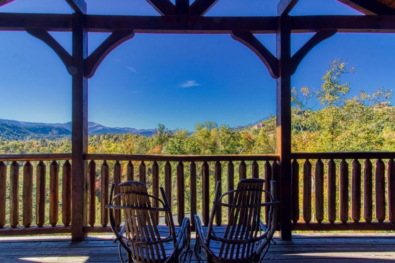 Lazy Bear Lodge, Hot Tub, Resort Pool, Wifi, 1089 Free Tickets Each Paid Day, Dollywood And More Gatlinburg Exterior photo